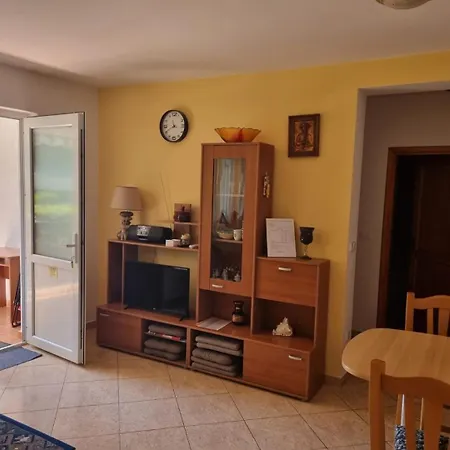Apartment Clara With Terrace *